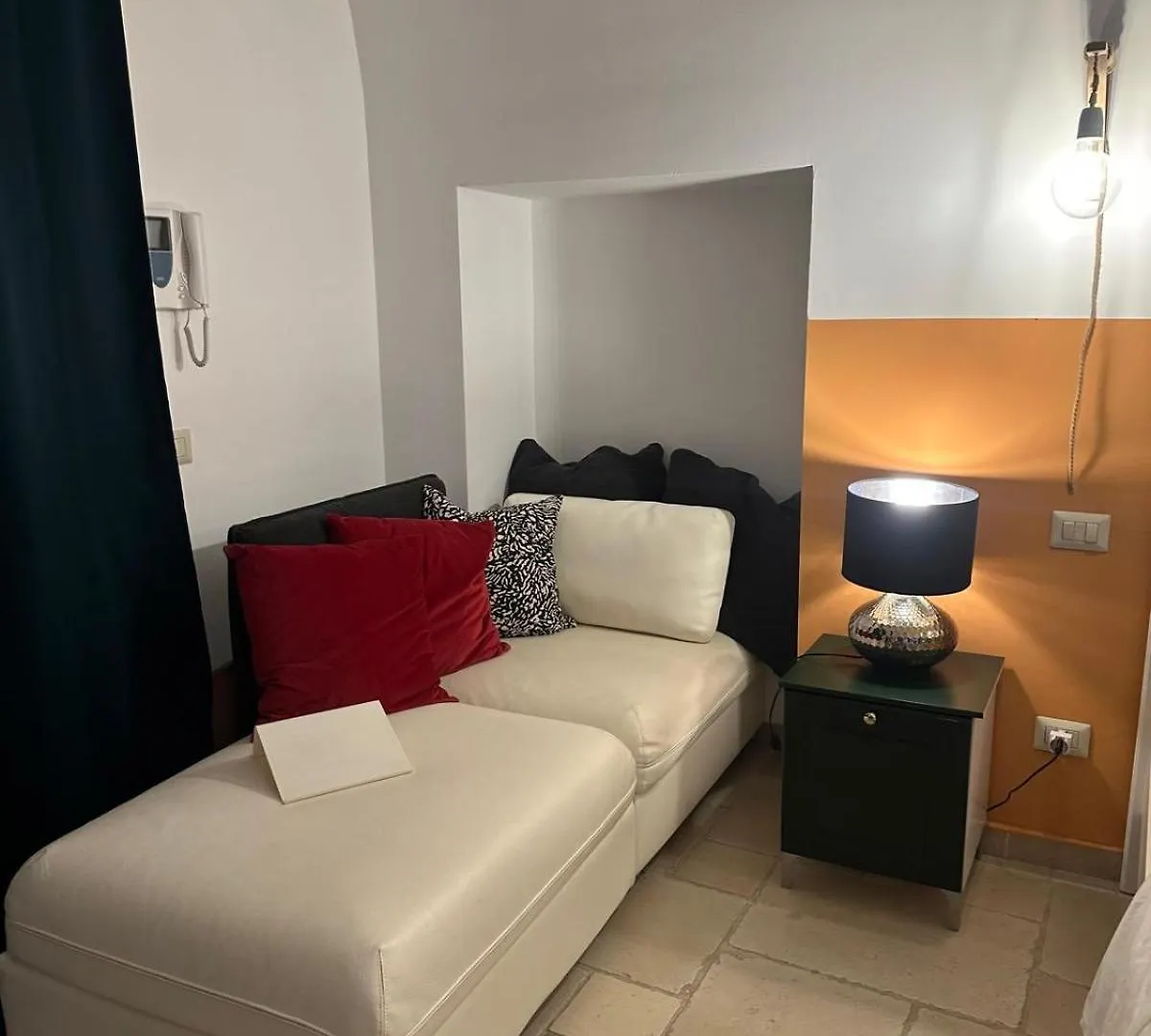 ホテル Casa Di Flora Tipico バーリ 0*,